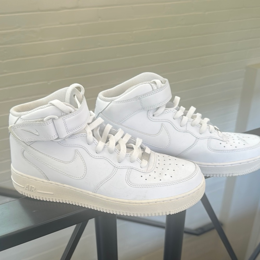 Nike Classic White High-Tops men’s 10